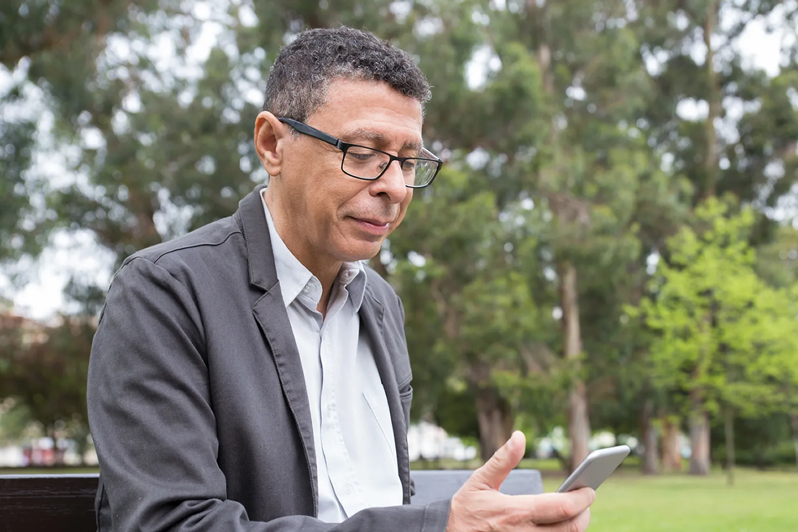 Portal de padres universitarios en SEscolar — tablero con avance académico, asistencias y estado de cuenta del estudiante